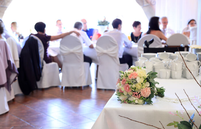 Alkohol na wesele: Jakie ilości alkoholu zaplanować, by nie zabrakło go podczas przyjęcia?