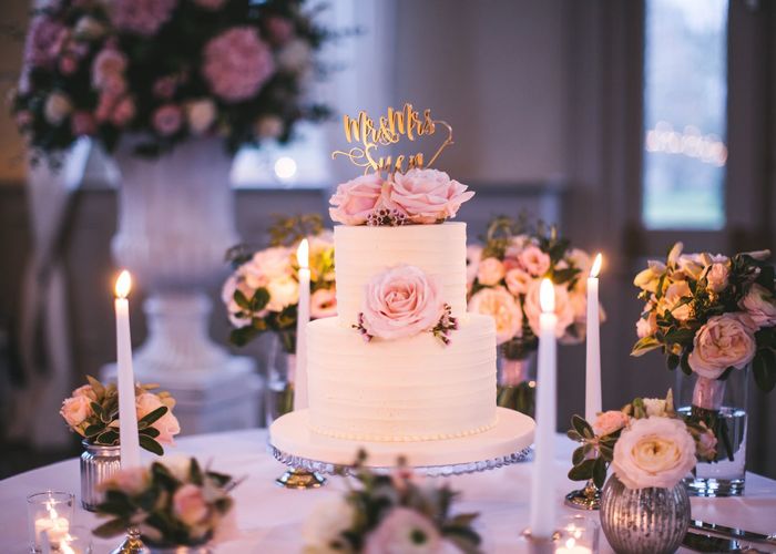 Cake topper